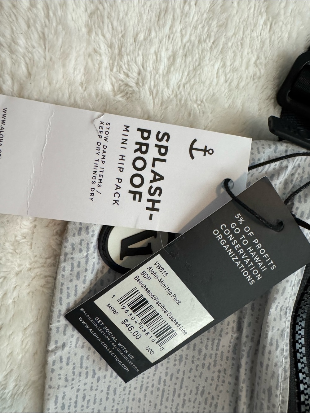Vuori + ALOHAS Light Gray Crossbody Waist Bag - Picture 2 of 4